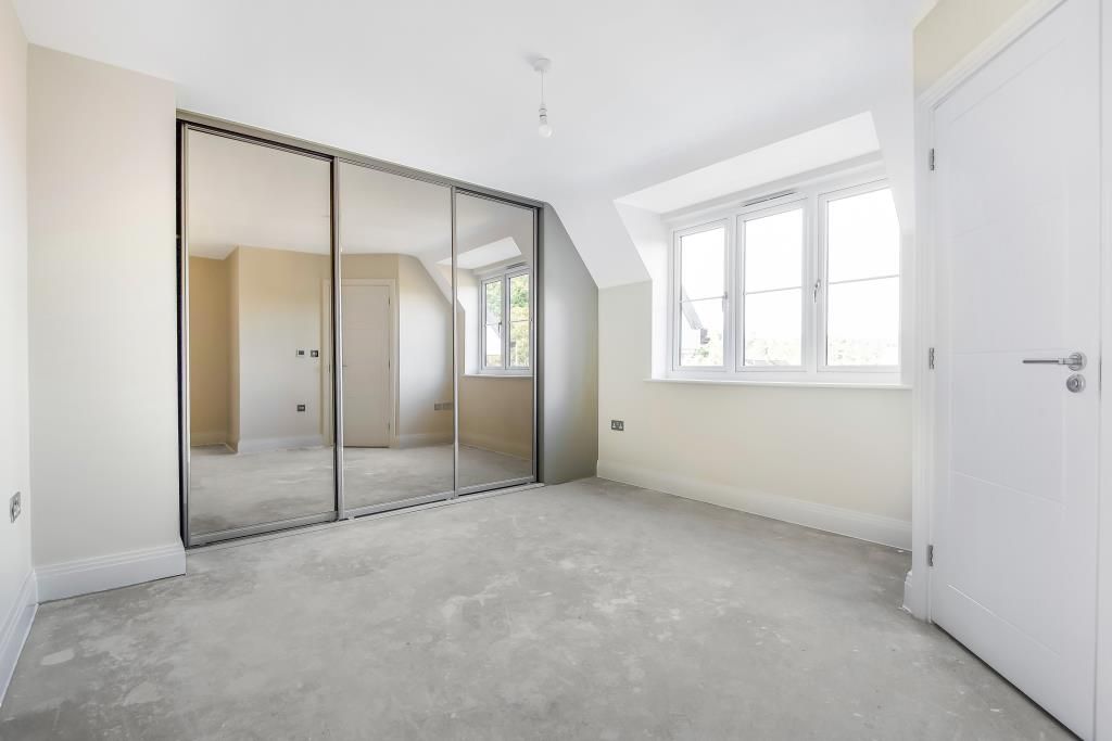 Property photo 3 of 10 Bedroom