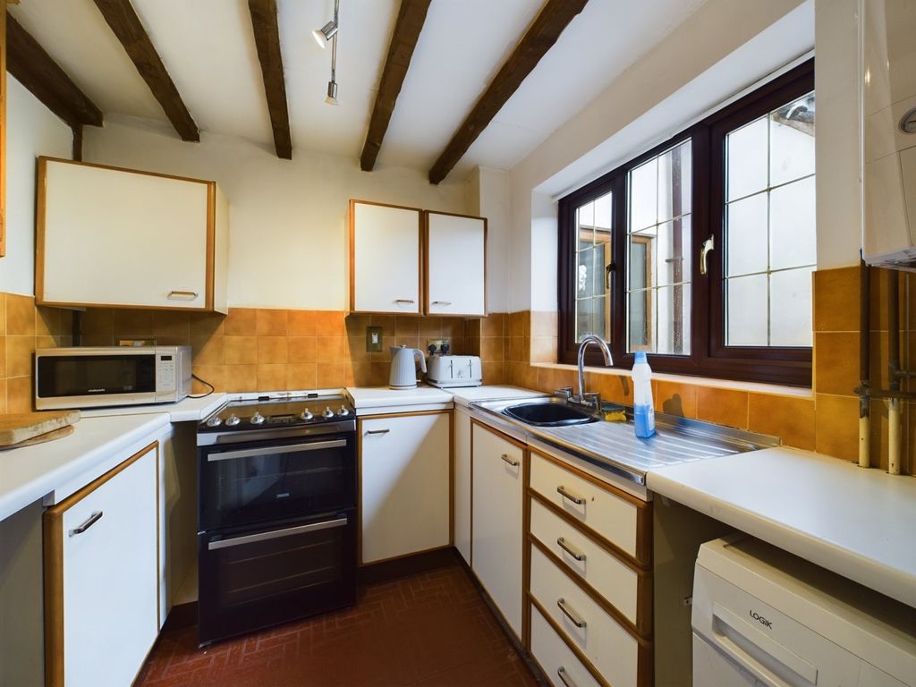 Property photo 3 of 6 Kitchen