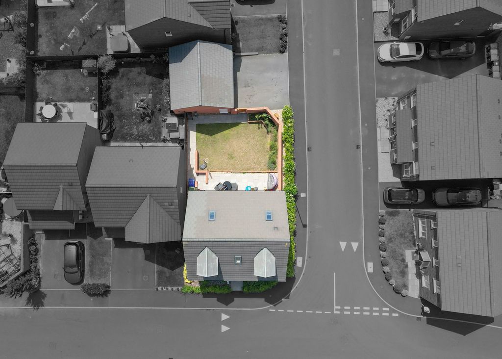 Property photo 2 of 37