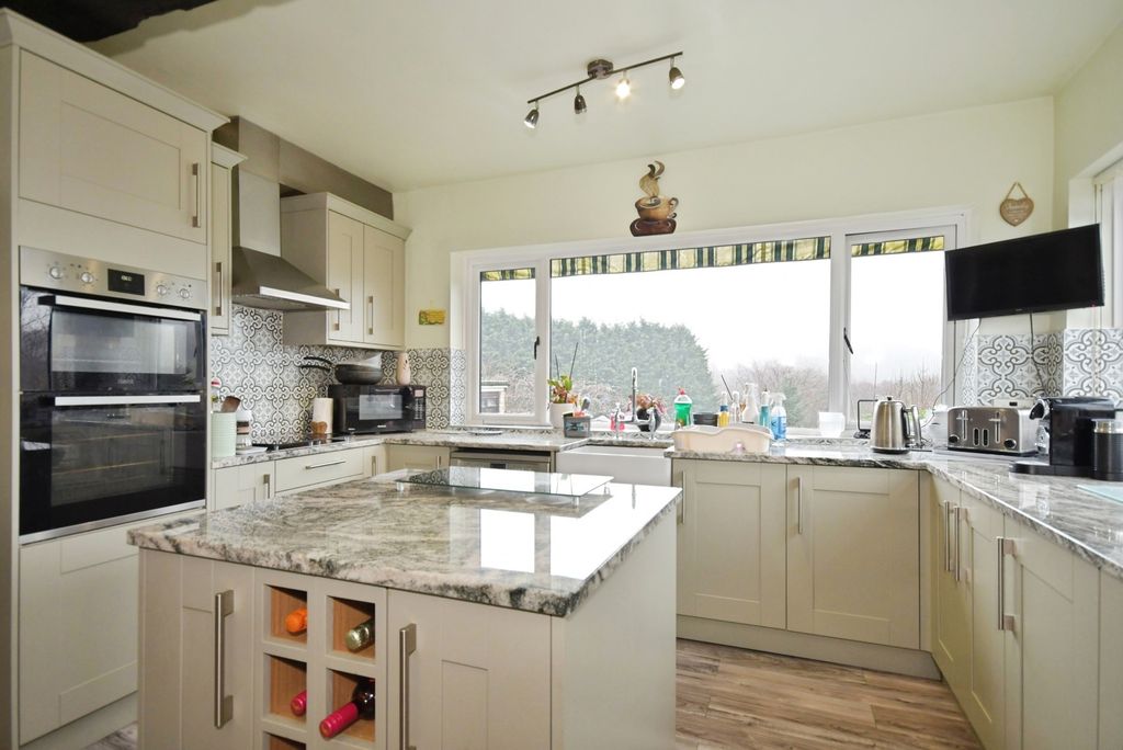 Property photo 2 of 32 Pbox-Img.Jpg