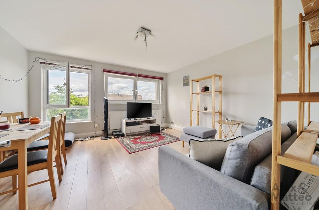 Property photo 1 of 13 Upnall House