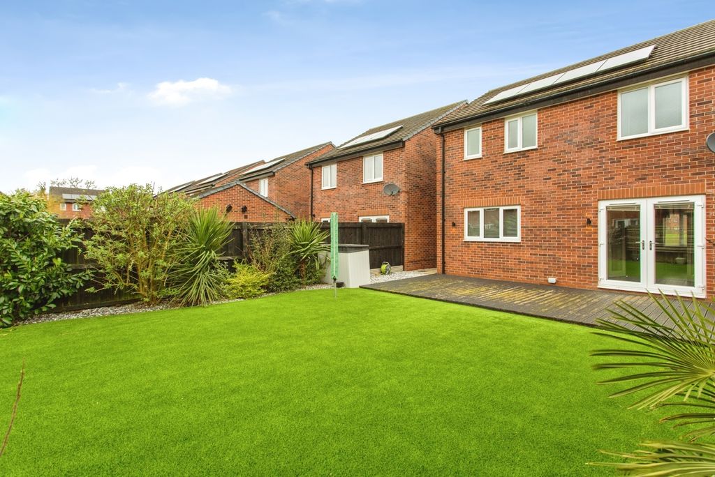 Property photo 2 of 17 Photo