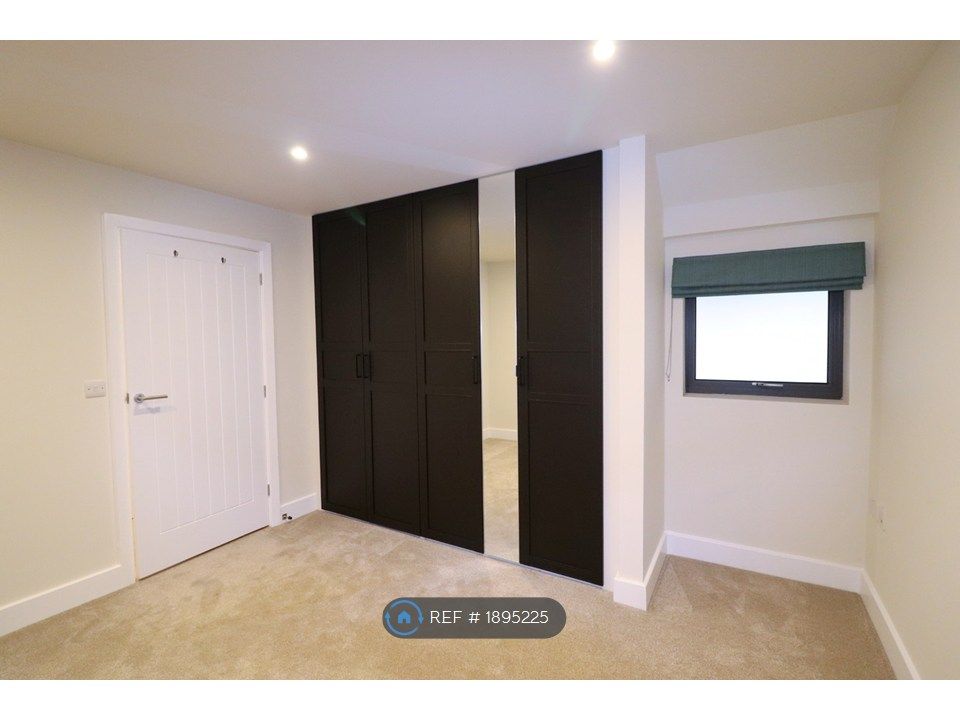 Property photo 3 of 6 Bedroom