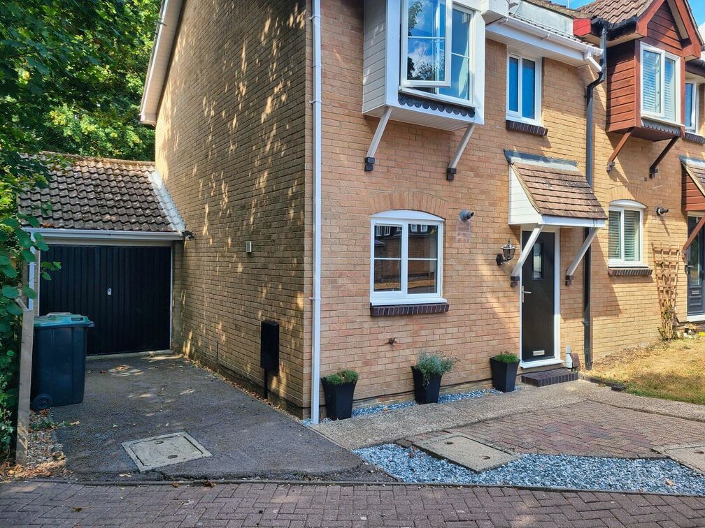 Property photo 2 of 33