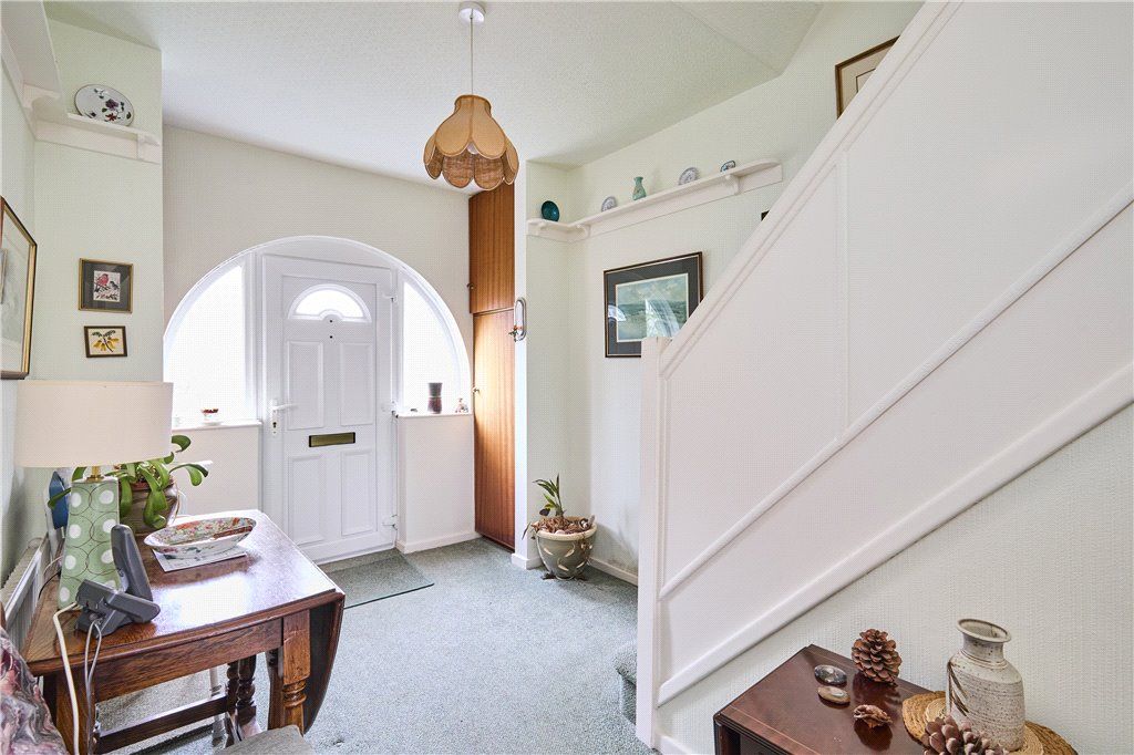 Property photo 3 of 18 Entrance Hall