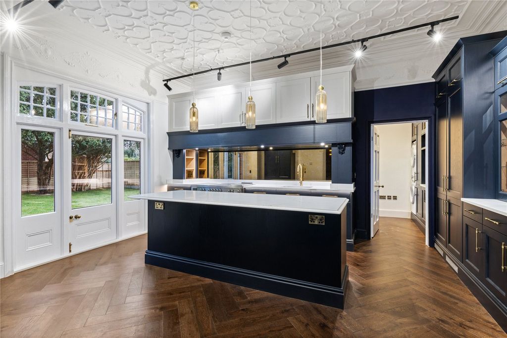 Property photo 3 of 23 Picture No. 11