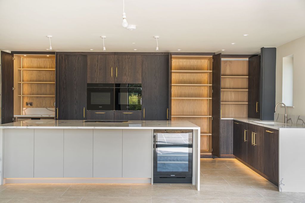 Property photo 3 of 26