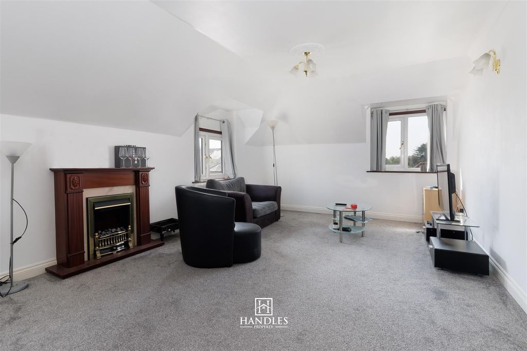 Property photo 2 of 9 Squirhill-04A.Jpg