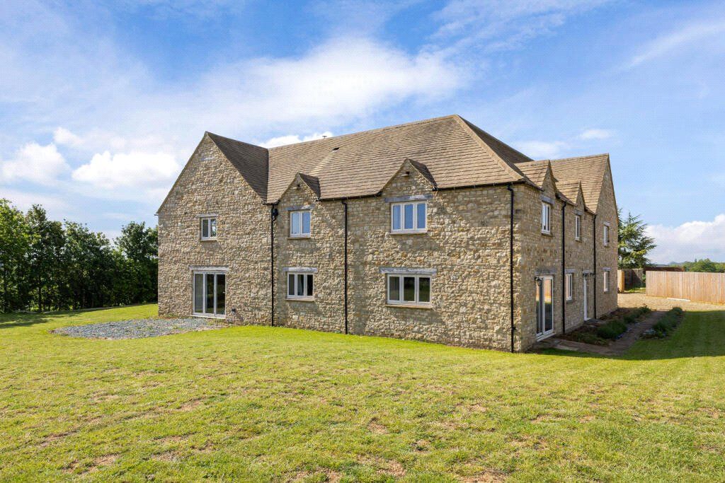 Property photo 2 of 4 External