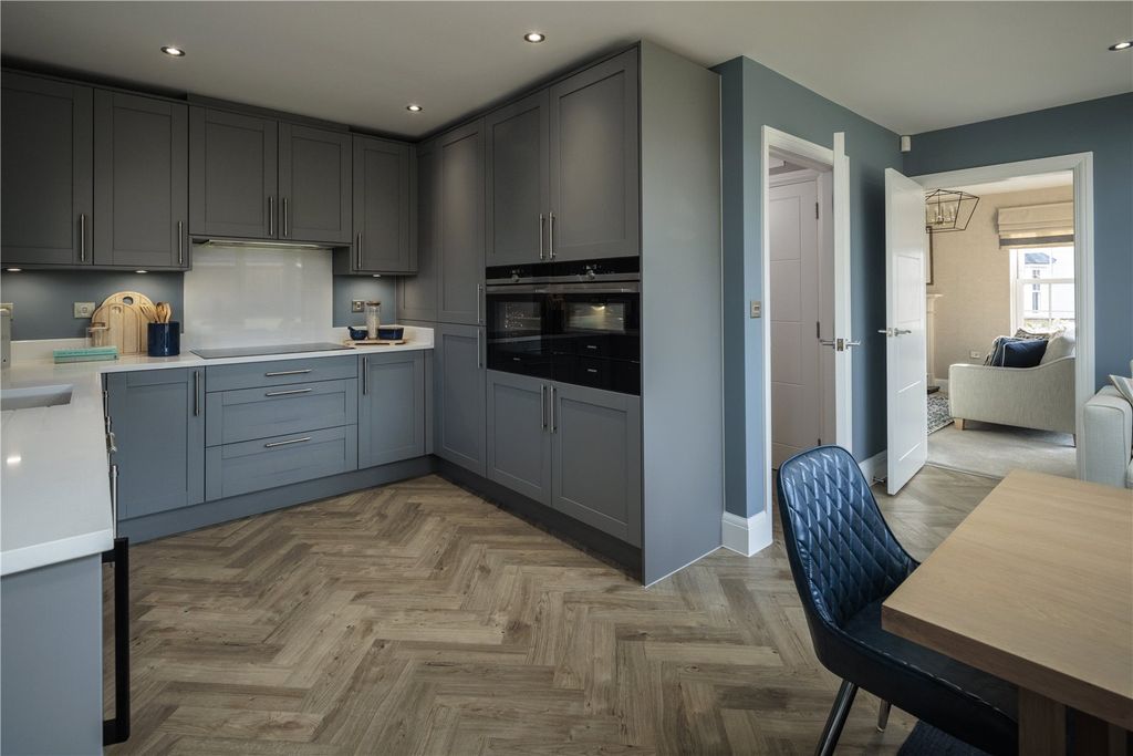 Property photo 3 of 15 Show Home