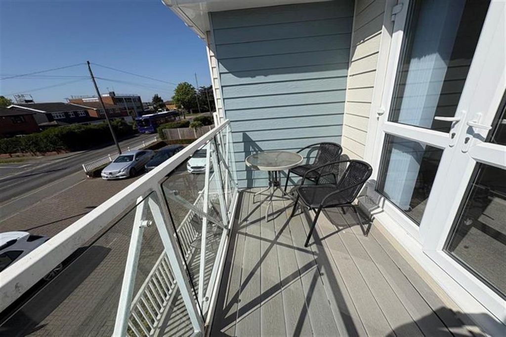 Property photo 2 of 10 (Thumbnail)