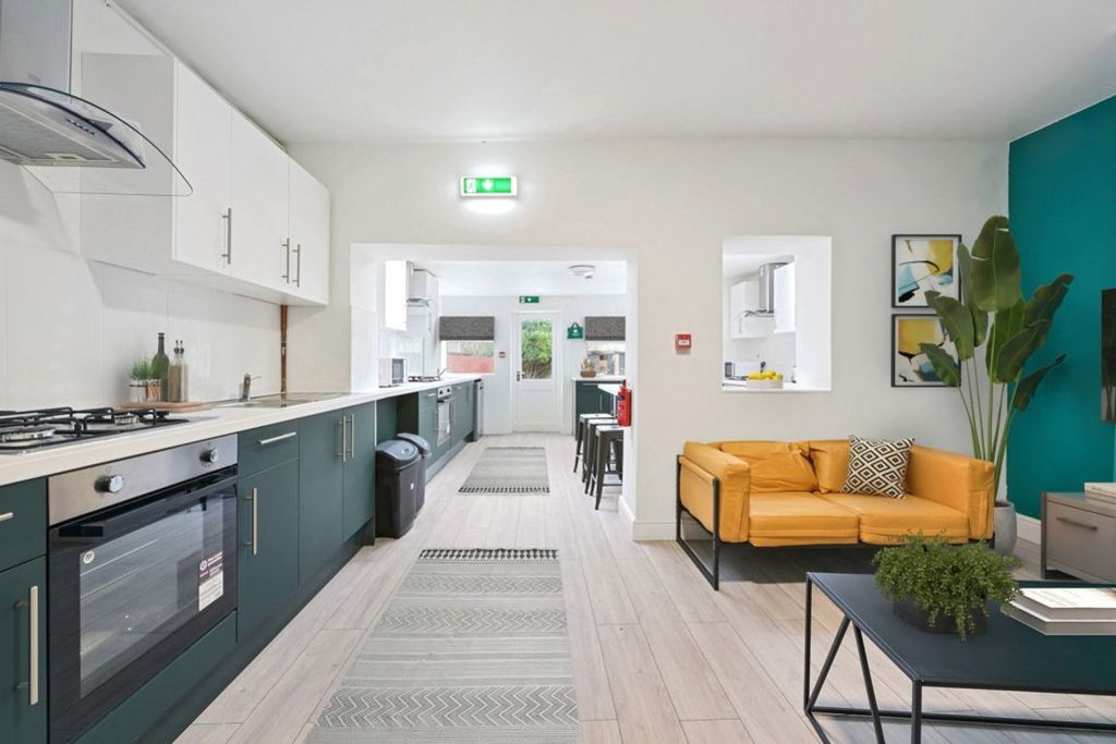 Property photo 3 of 7