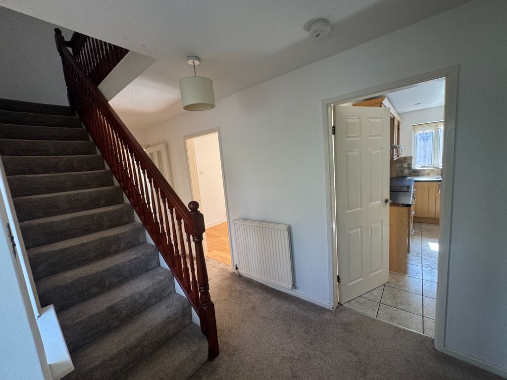 Property photo 2 of 25