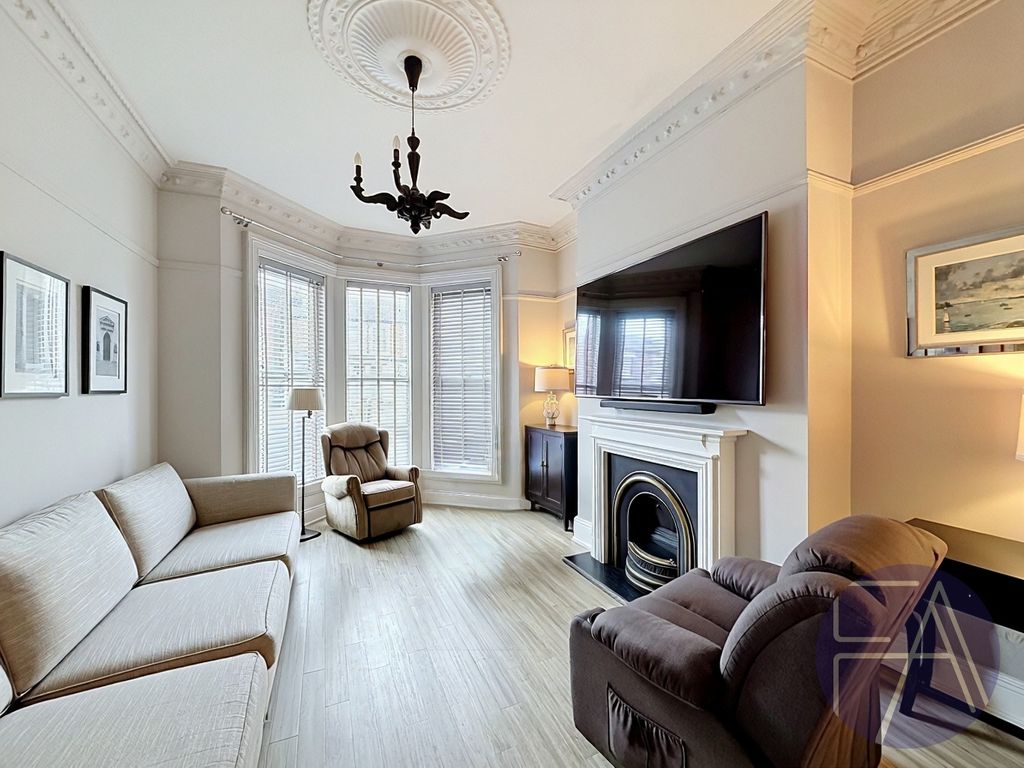 Property photo 2 of 34 5216581