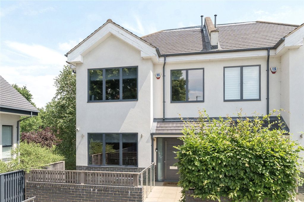 Property photo 2 of 24 Picture No. 37