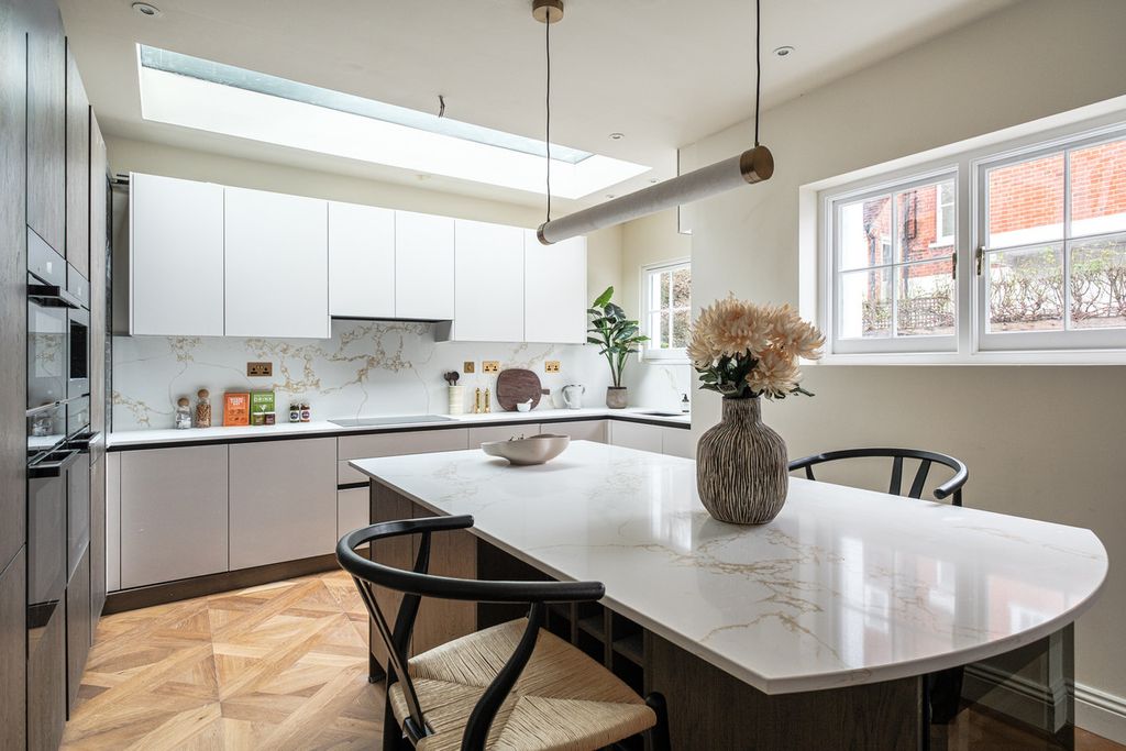 Property photo 3 of 19