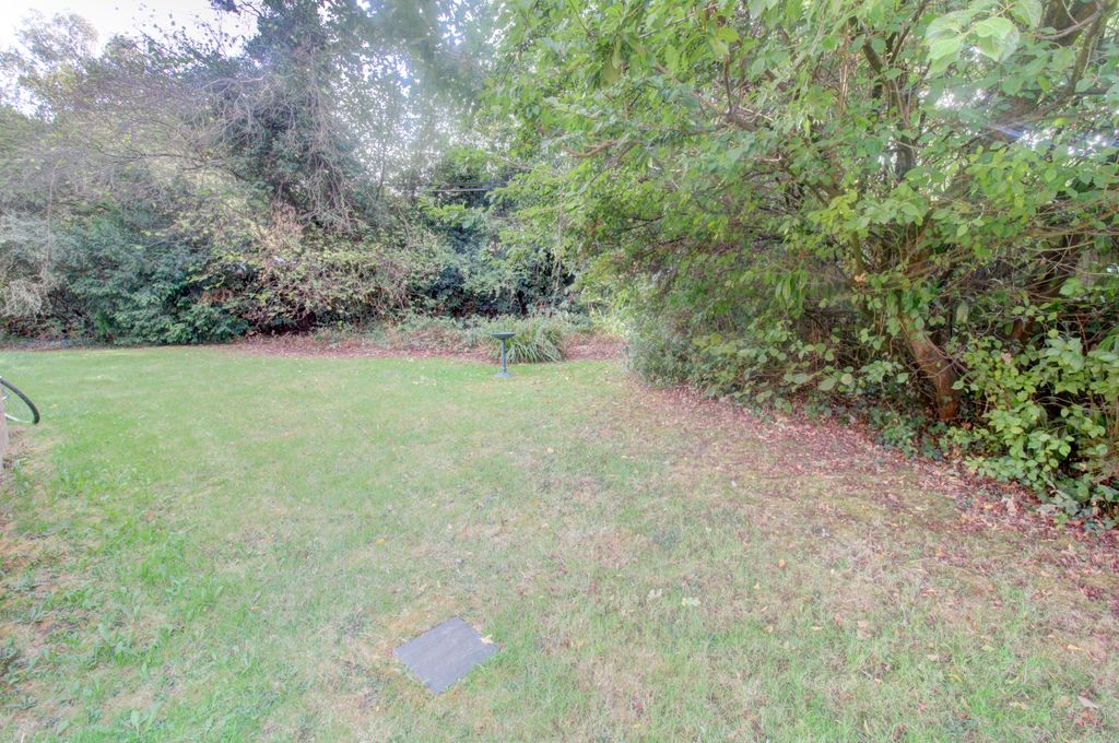 Property photo 3 of 10 Communal Garden