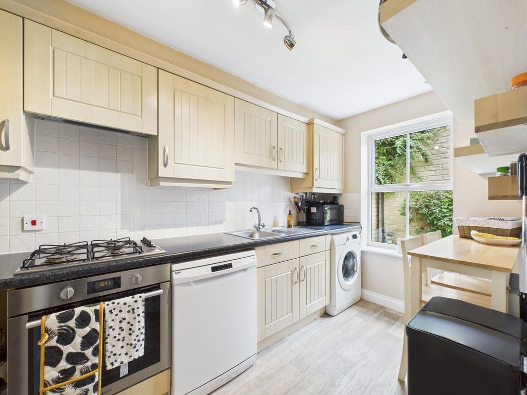 Property photo 2 of 14 Kitchen