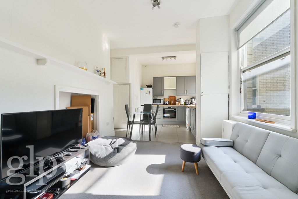 Property photo 2 of 9 3244874