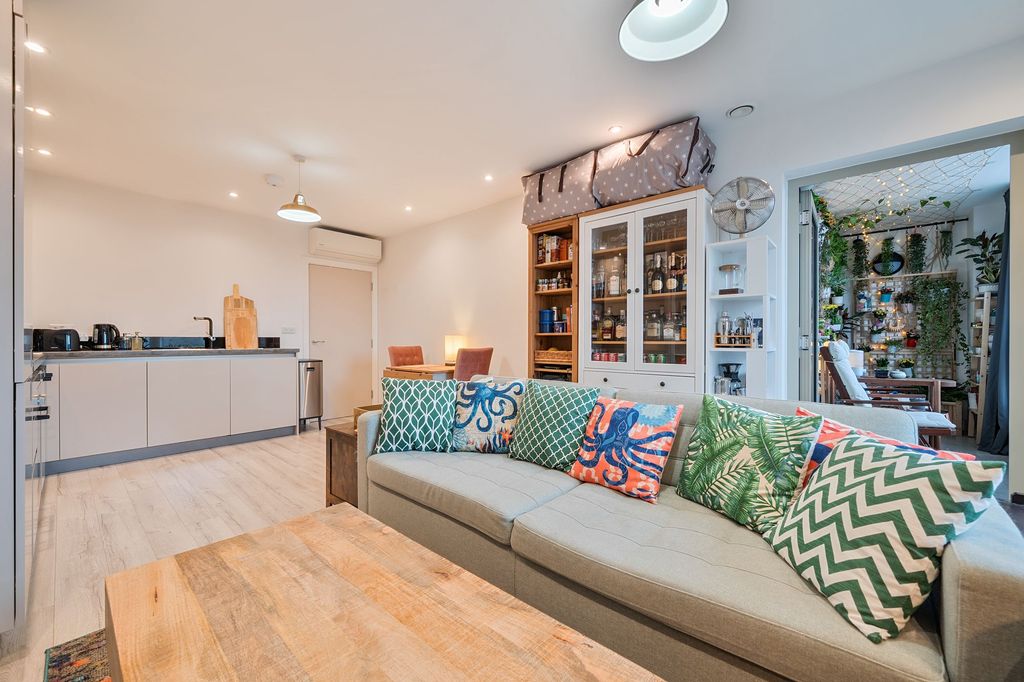 Property photo 3 of 14 Living Room