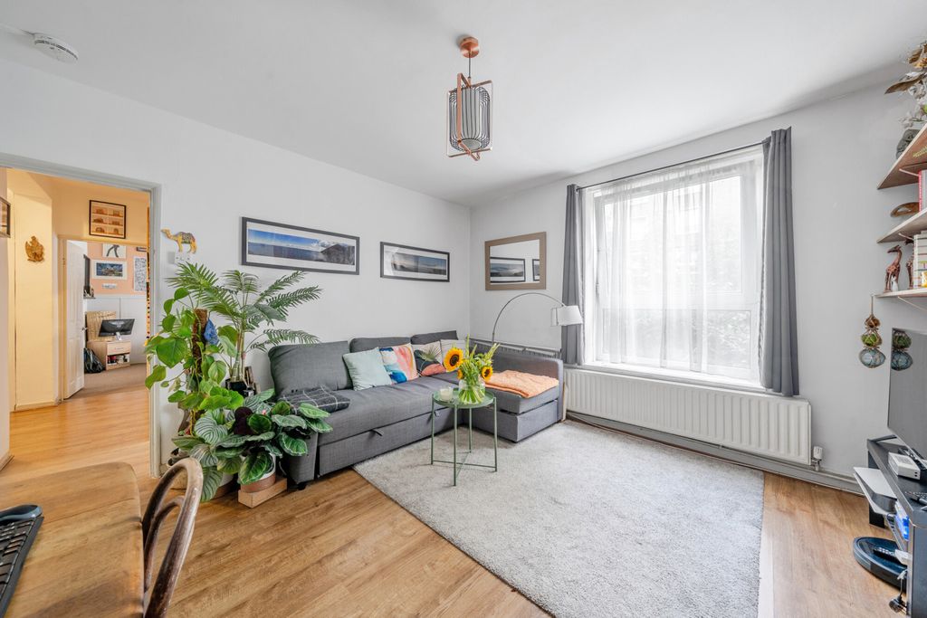 Property photo 2 of 15 1326220-9-687A666...