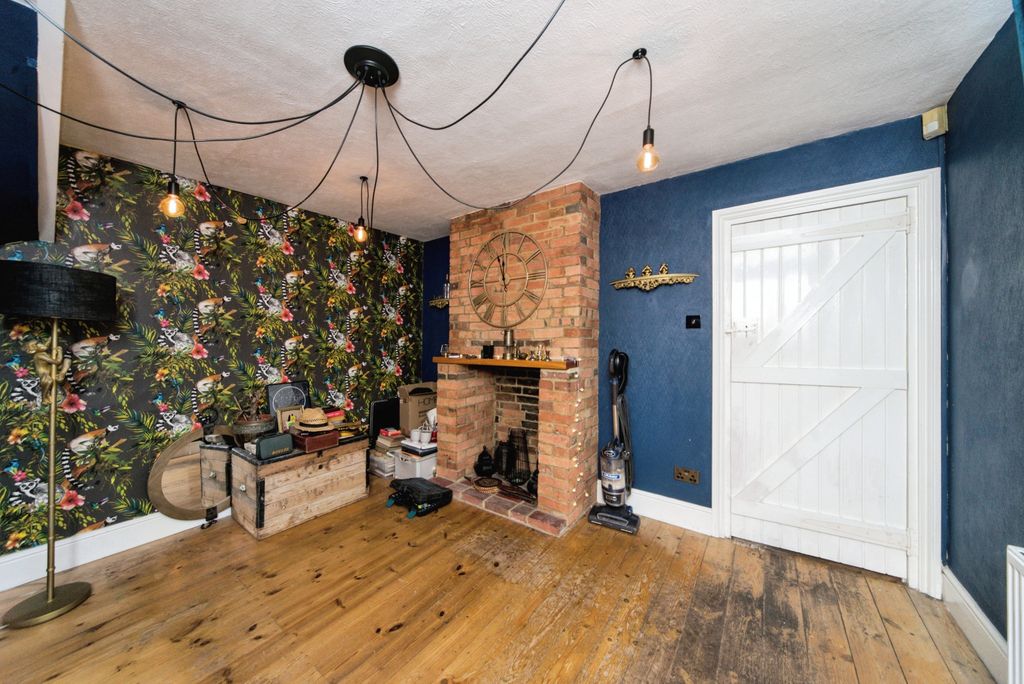 Property photo 3 of 32