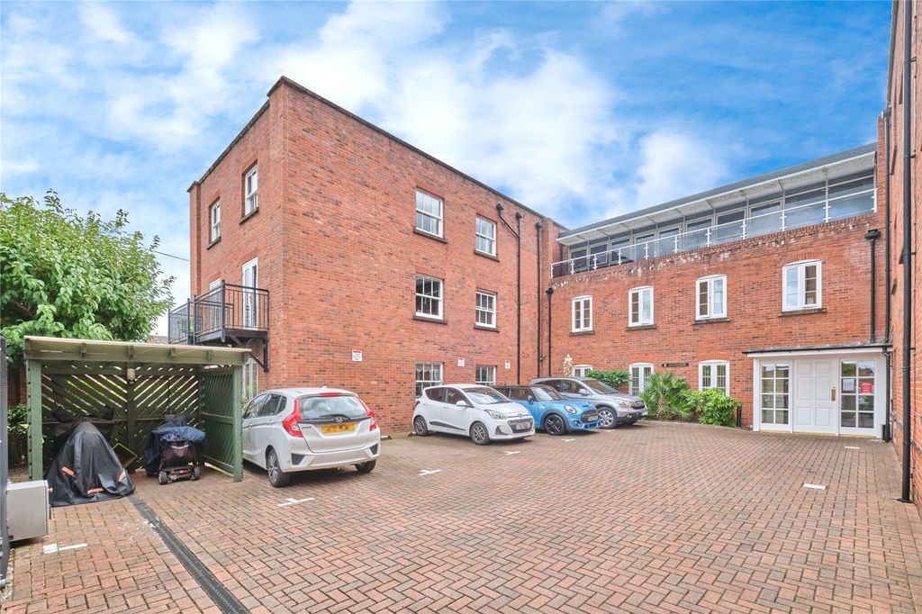 Property photo 1 of 24 Picture No. 22