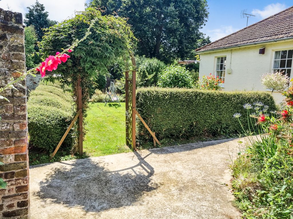 Property photo 1 of 12 Garden