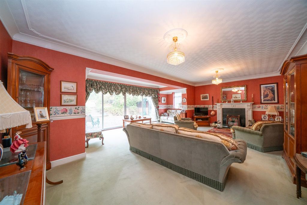 Property photo 3 of 25 256-Dunstable-Road-17.Jpg