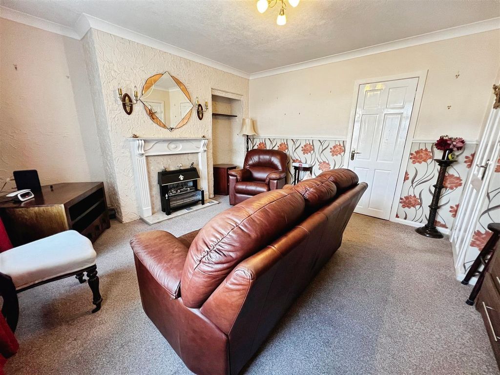 Property photo 2 of 20 Living Room