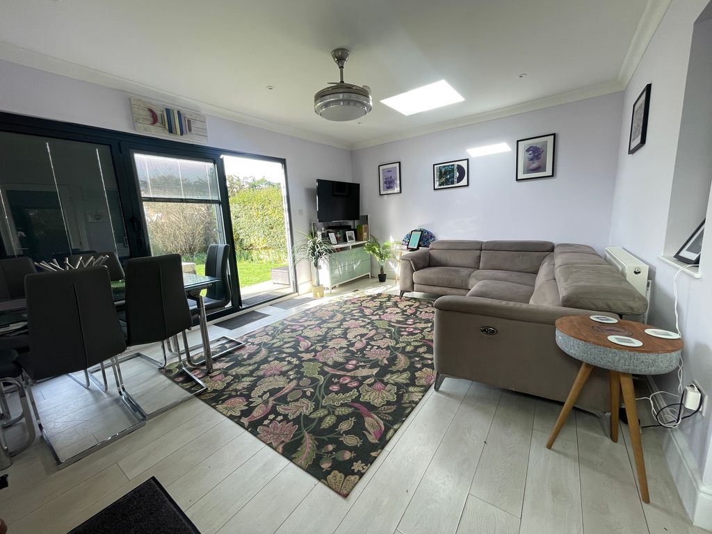 Property photo 1 of 2