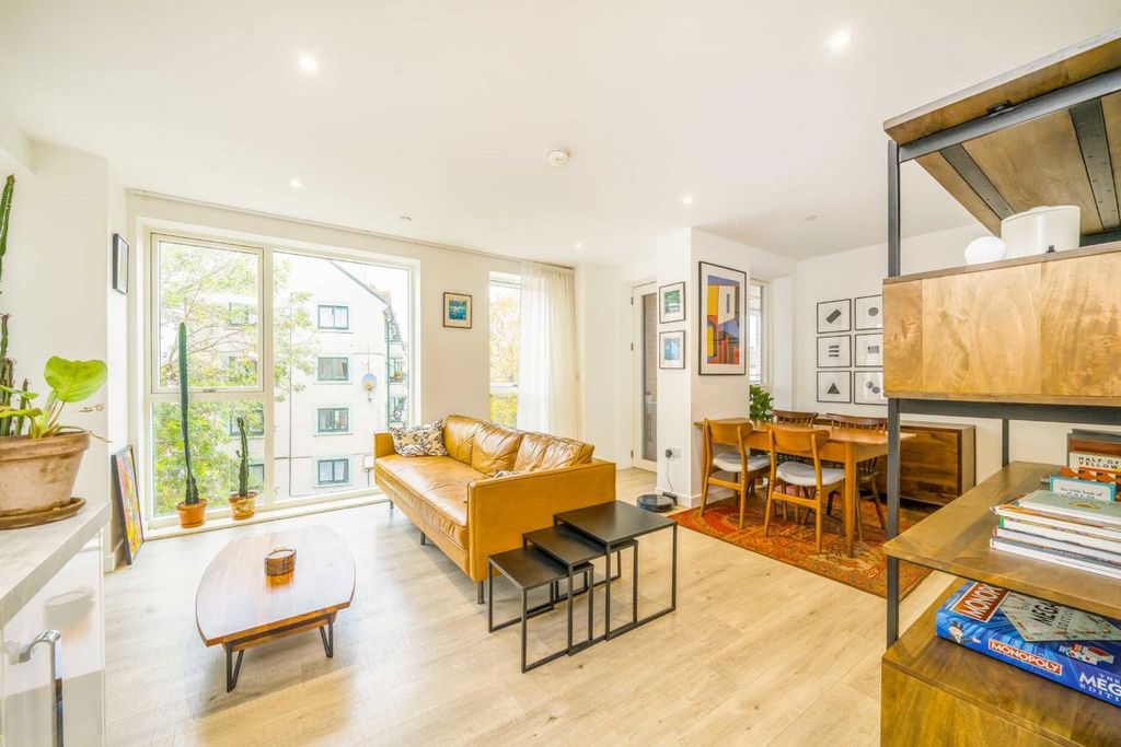 Property photo 2 of 6