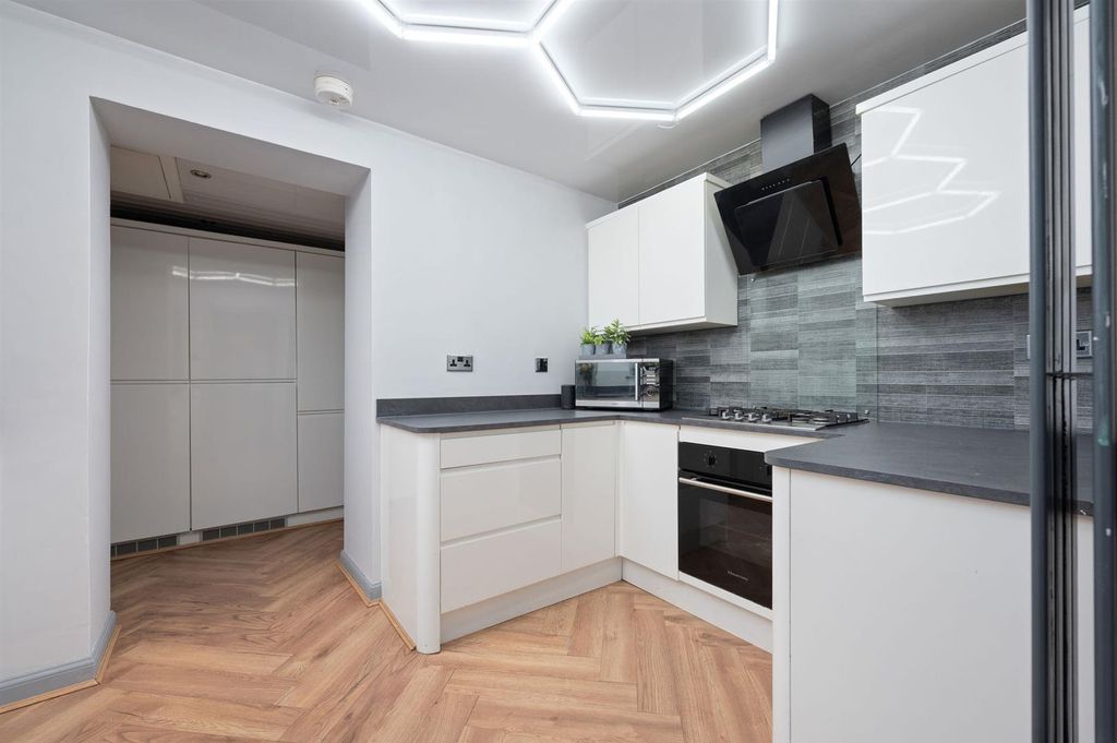 Property photo 3 of 25 7.Jpg