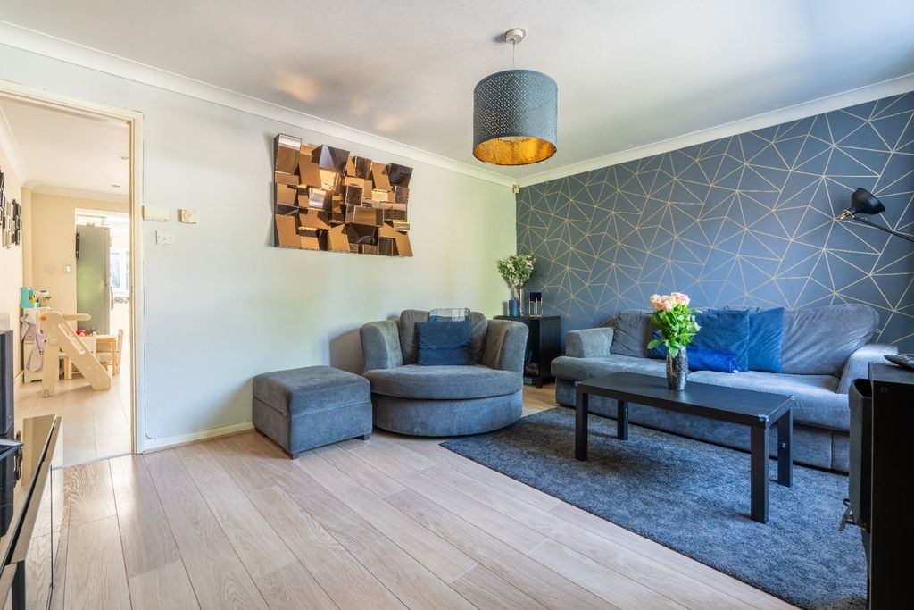 Property photo 2 of 16 4434102