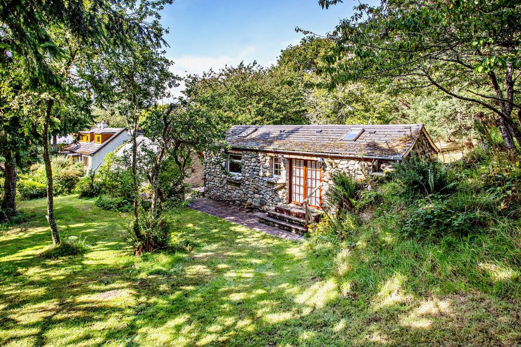 Property photo 3 of 31 Averon