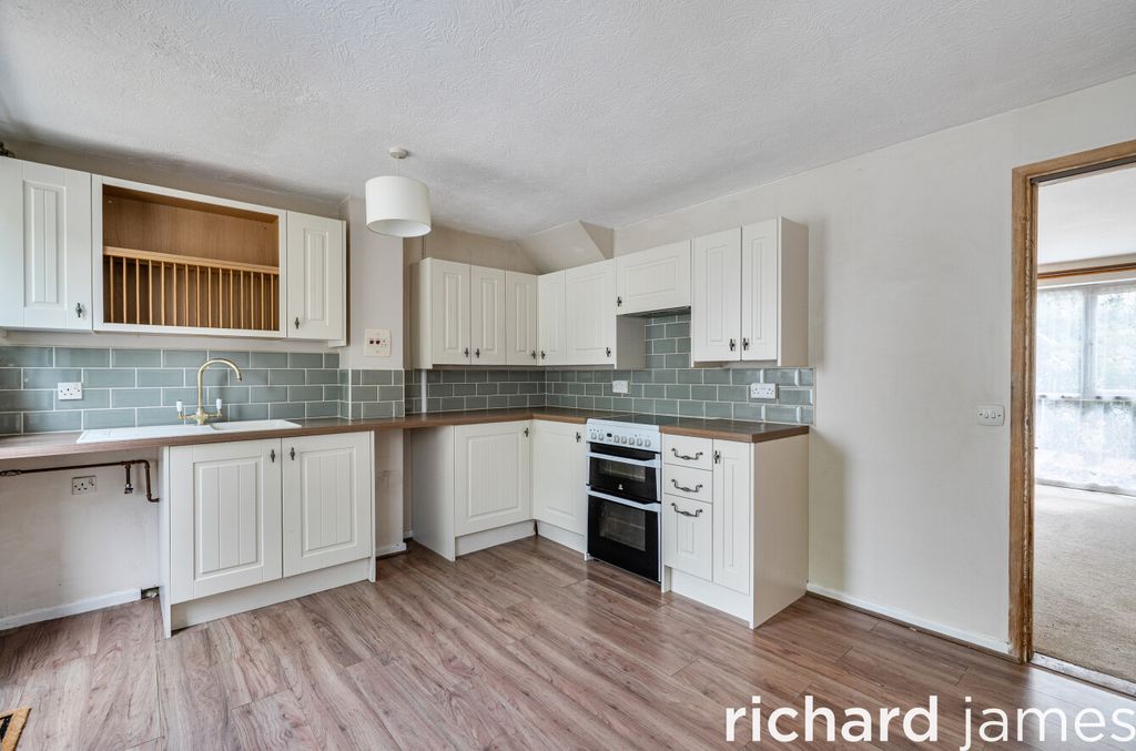 Property photo 2 of 13 9Ec53B2Ad96445c2B982F13F40A5E928