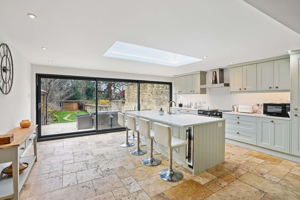 Property photo 2 of 22 Kitchen