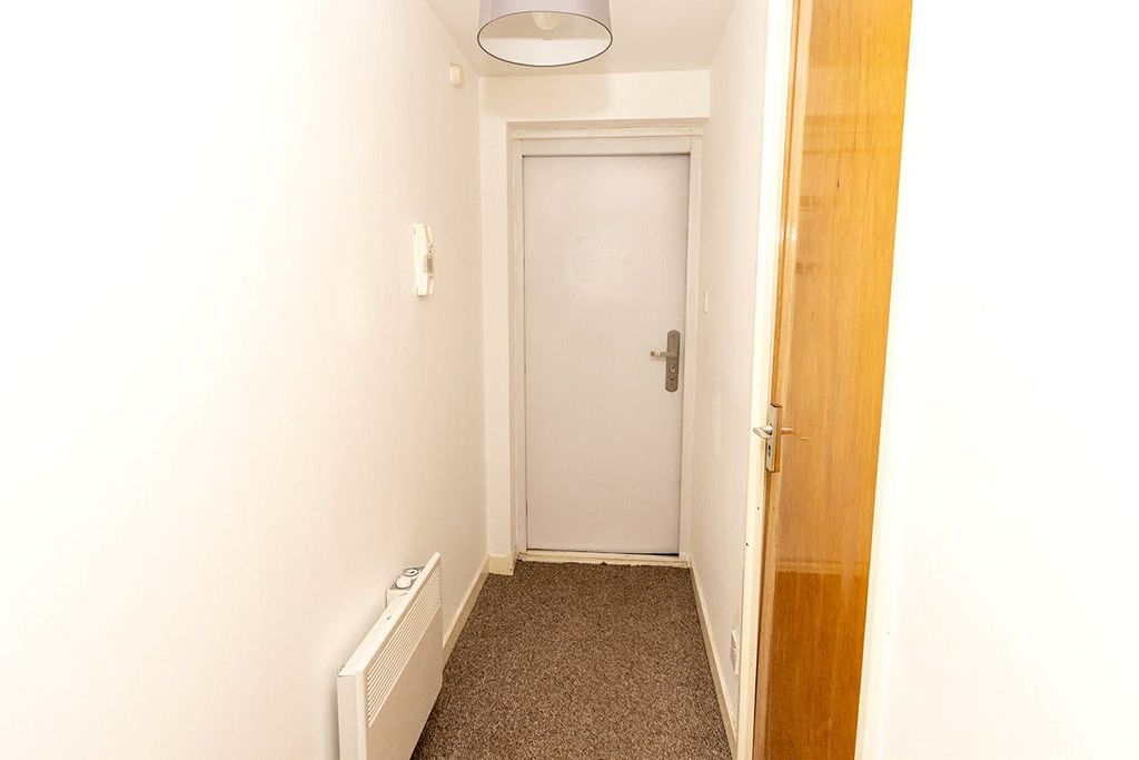 Property photo 3 of 9 Picture No. 12