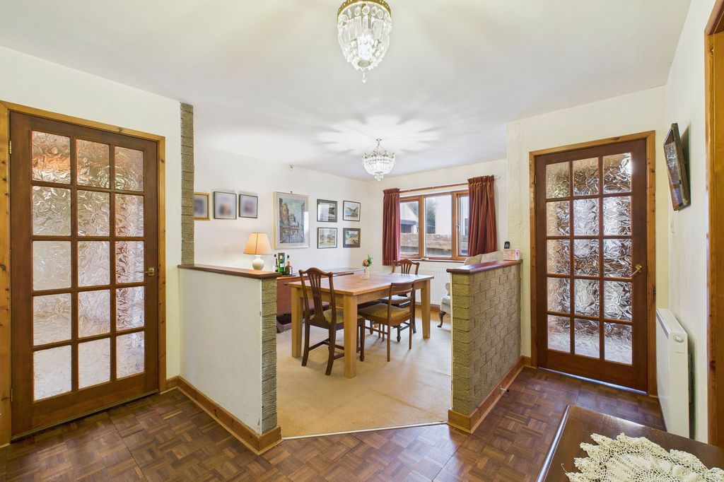 Property photo 3 of 22