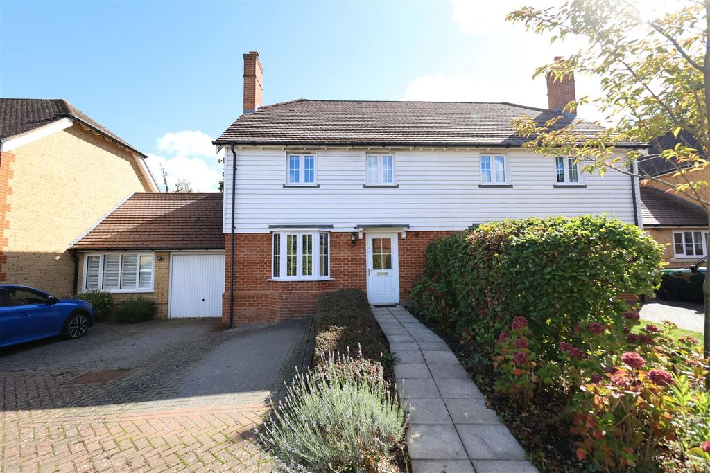 Property photo 1 of 16 Front