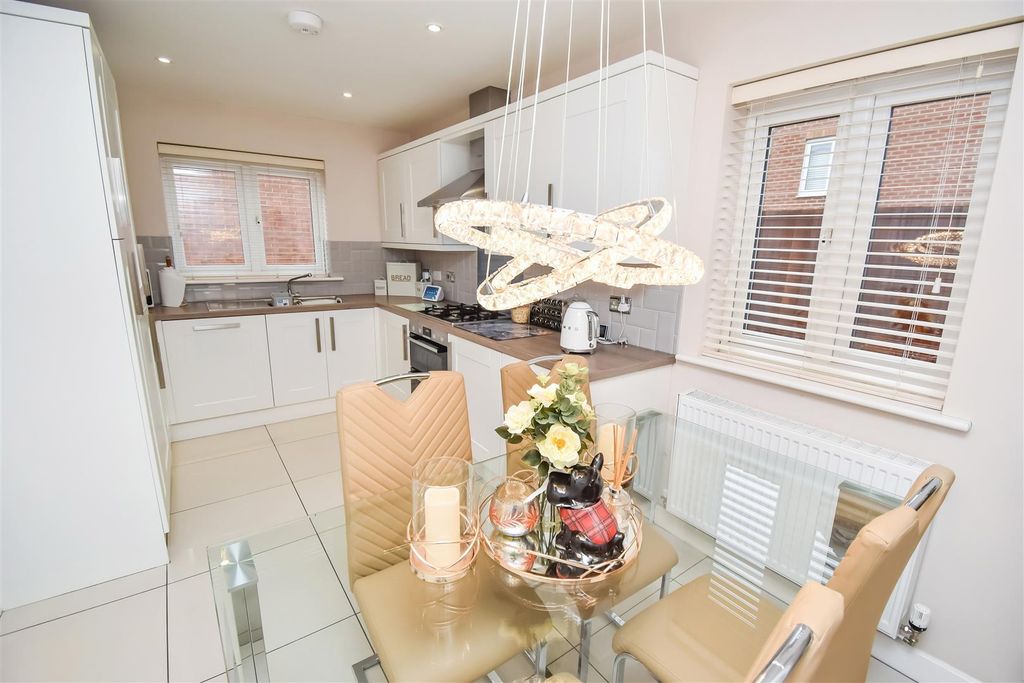 Property photo 2 of 23 Kitchen