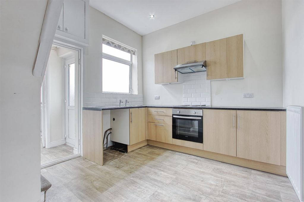 Property photo 2 of 13 Kitchen Diner