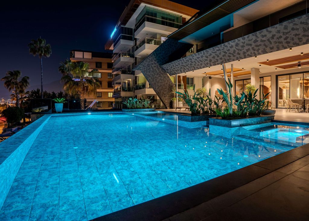 Property photo 1 of 22 Sea View Apartment For Sale In Alanya - Communal Swimming Pool