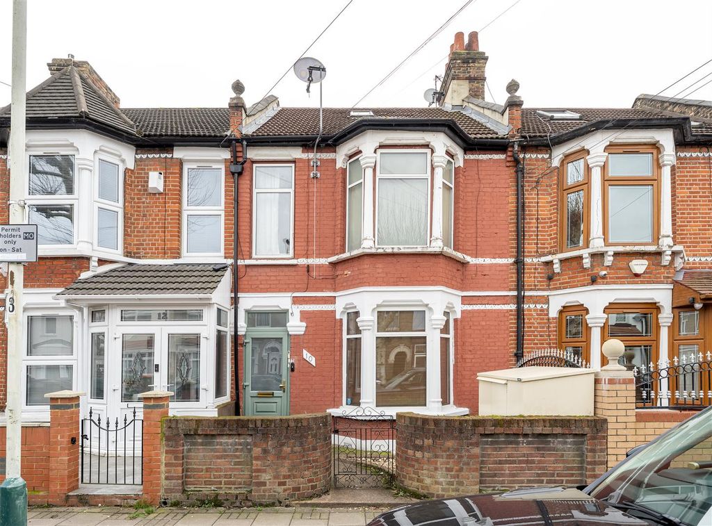 Property photo 1 of 10 Derby Road, E7
