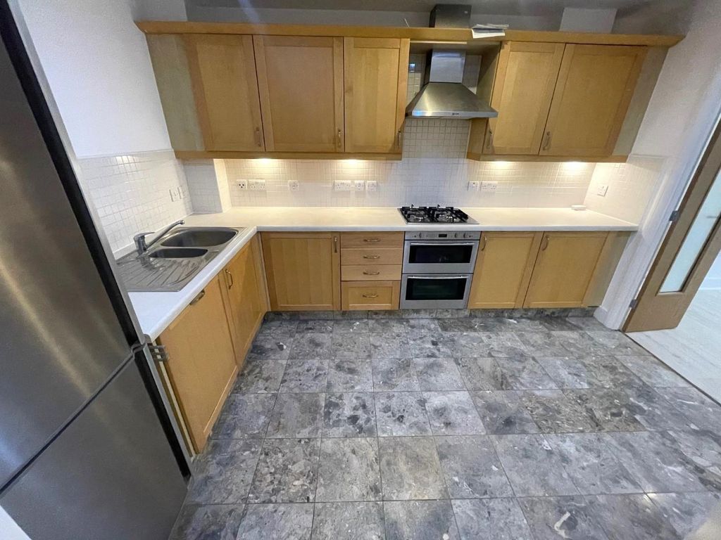 Property photo 3 of 9 Kitchen.Jpg