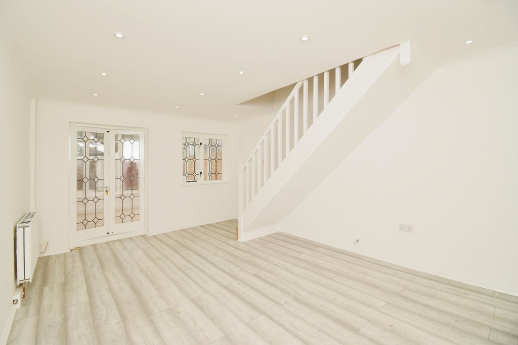 Property photo 3 of 13 Dsc_1296