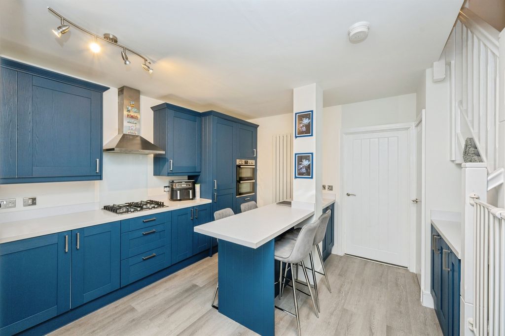 Property photo 2 of 17 Refitted Breakfast Kitchen: