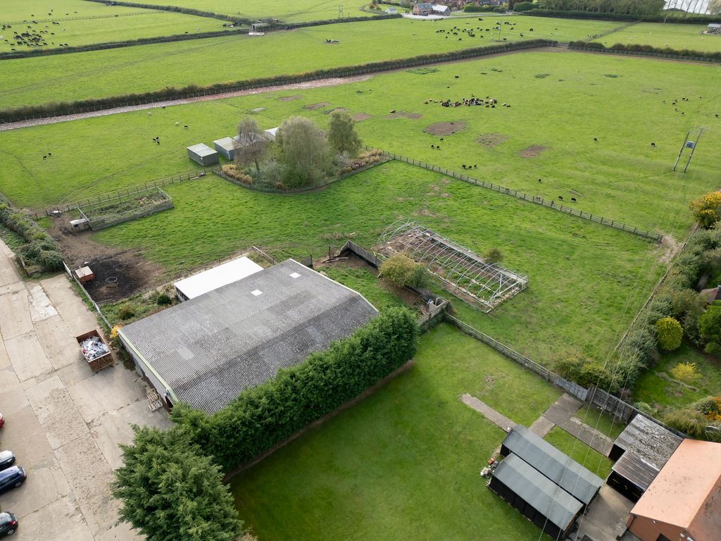 Property photo 3 of 6