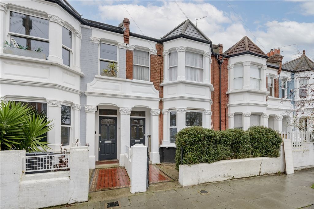 Property photo 2 of 8