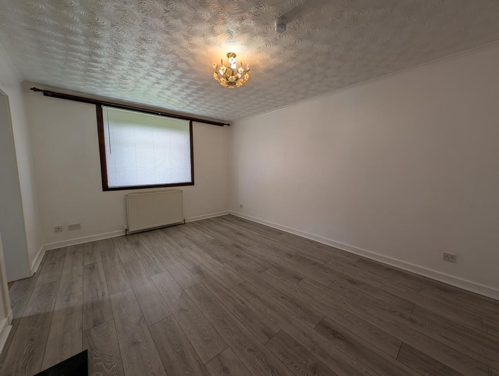 Property photo 2 of 7 Living Room